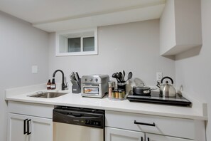 Kühlschrank, Mikrowelle, Geschirrspüler