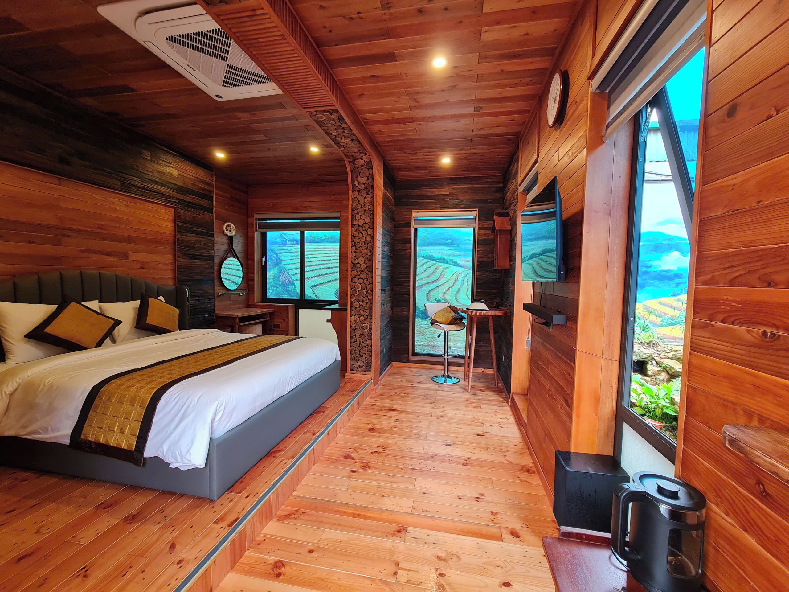 Luxury Double Room, Valley View | Hypo-allergenic bedding, minibar, desk, laptop workspace