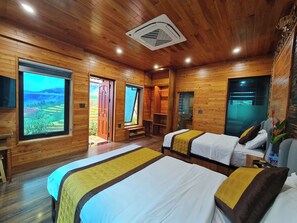 Deluxe Double or Twin Room, Valley View | Desk, laptop workspace, blackout curtains, soundproofing