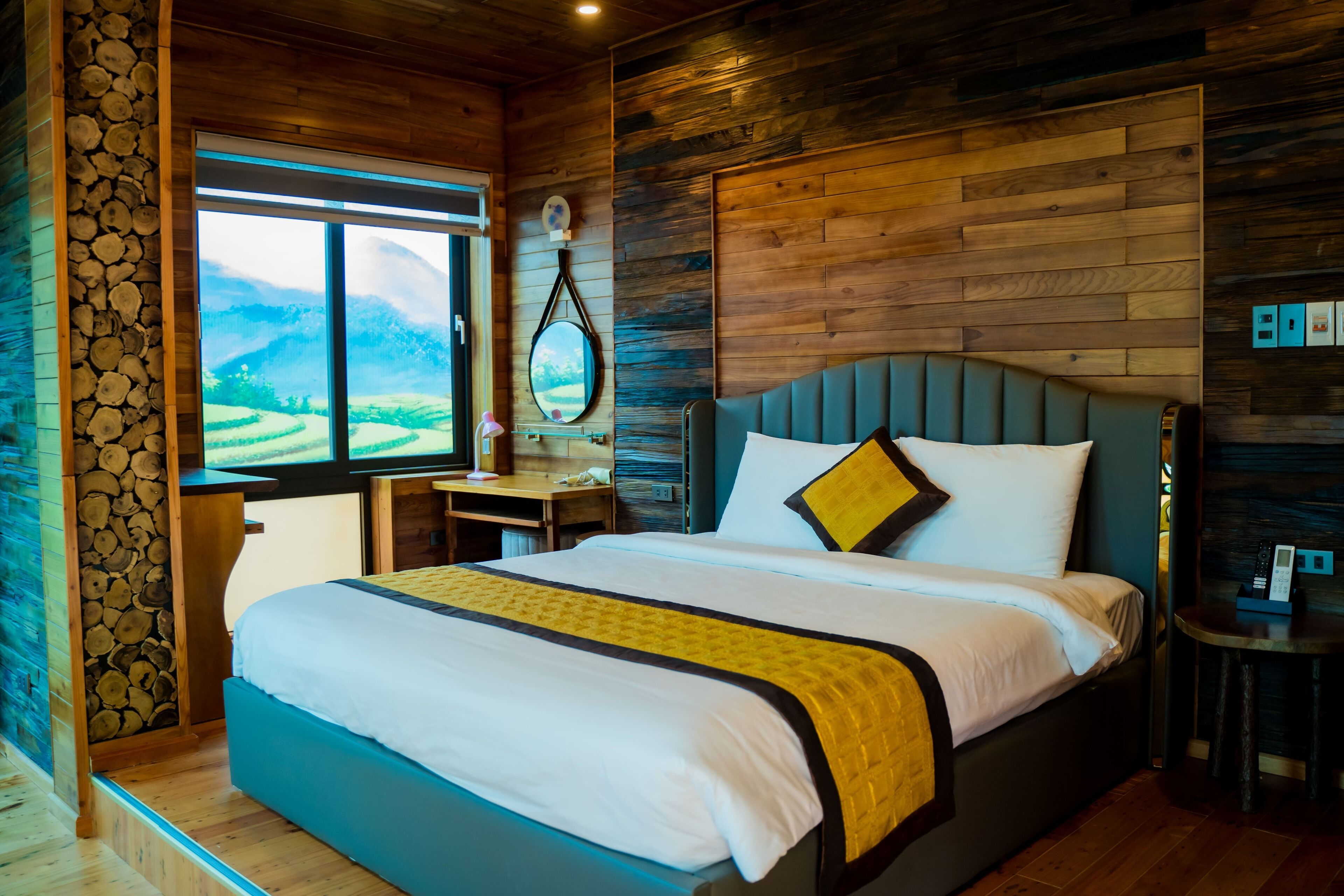 Ropa de cama hipoalergénica, minibar y escritorio 