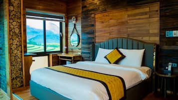 Ropa de cama hipoalergénica, minibar y escritorio