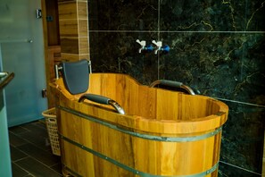 Bain à remous privé