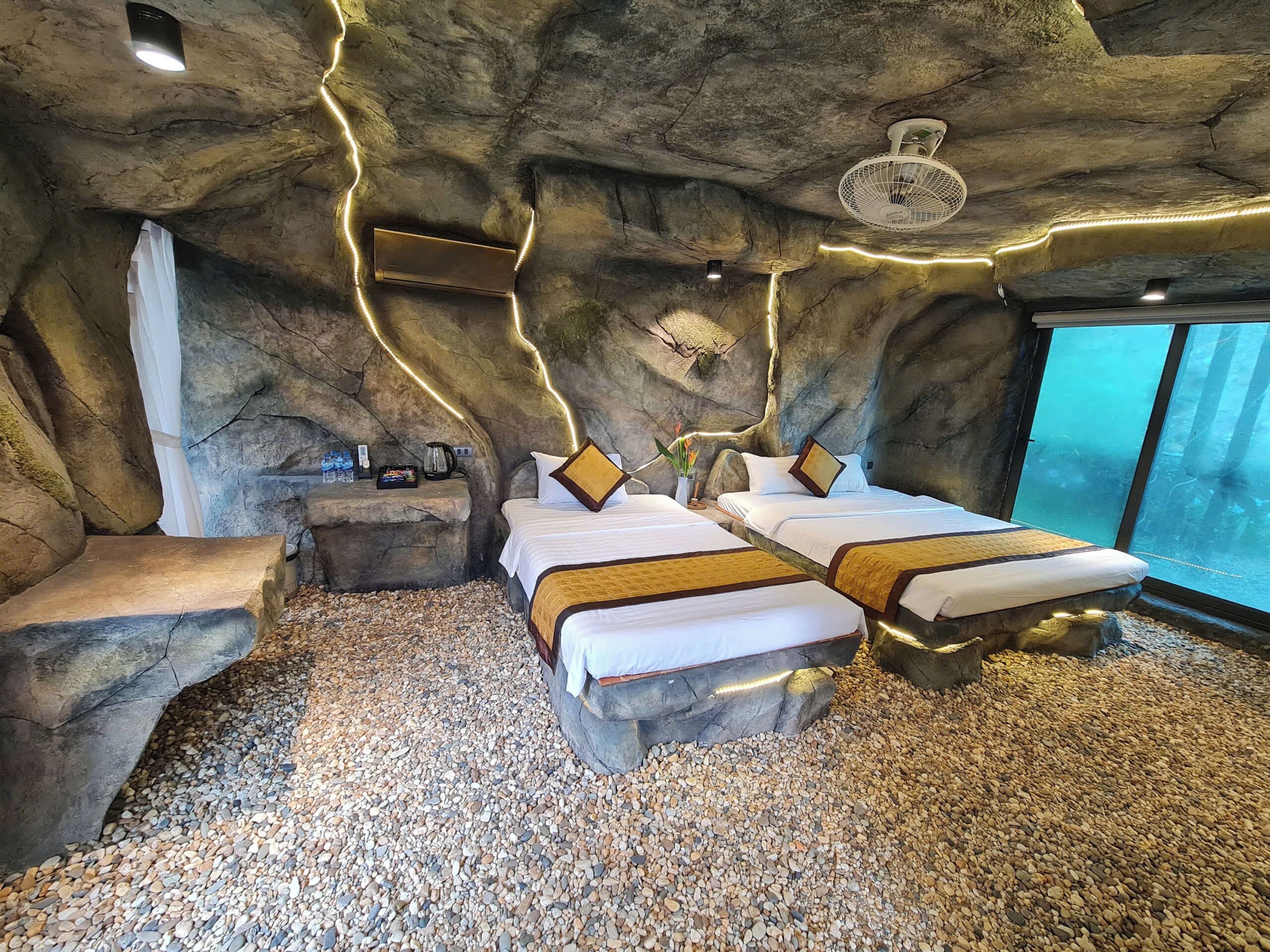 Phòng 3 có thiết kế đặc sắc, quang cảnh resort | Bộ đồ giường kháng dị ứng, minibar, bàn 