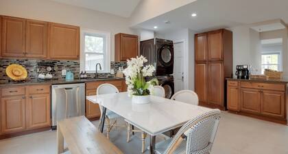 Great for Gatherings! Charming Woodbridge Duplex