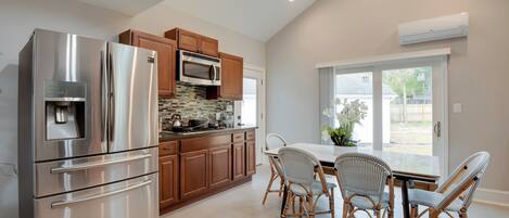 Refrigerador, microondas, parrilla de estufa y lavavajillas