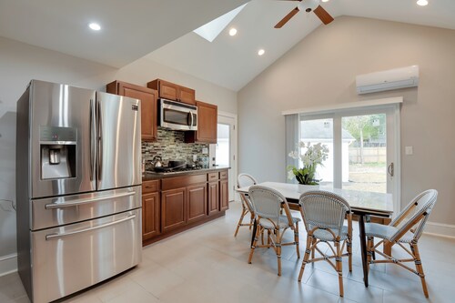 Great for Gatherings! Charming Woodbridge Duplex