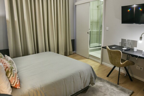 Desk, internet, bed sheets