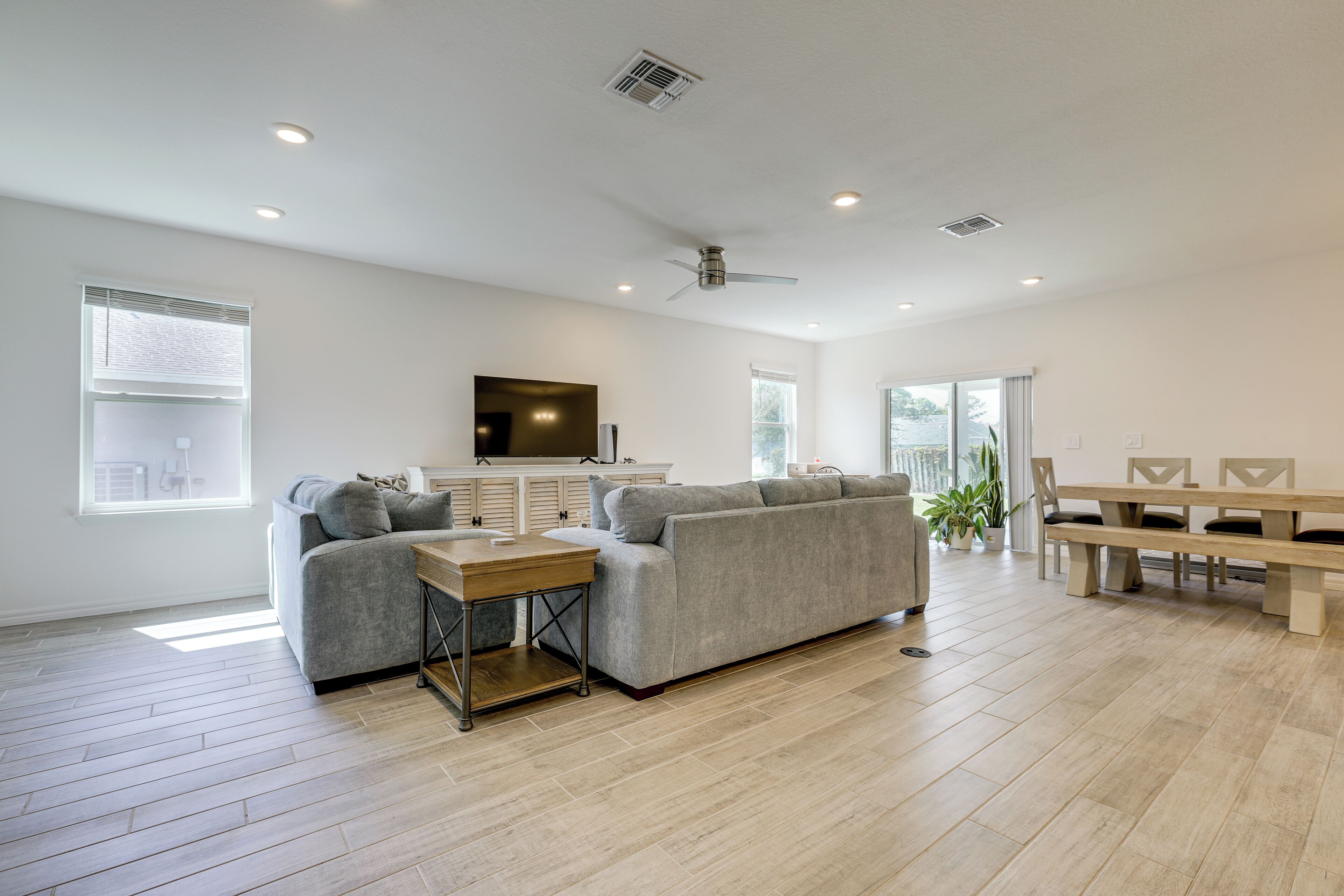 Near Beaches & Golfing: Port St Lucie Home W/ Yard - 포트 St. 루시