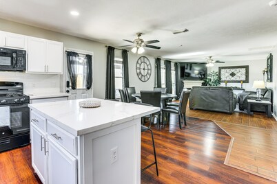 Game Room & Gym! Solar-Powered Home in Houston