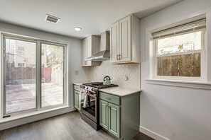 Refrigerador, microondas, parrilla de estufa y lavavajillas 