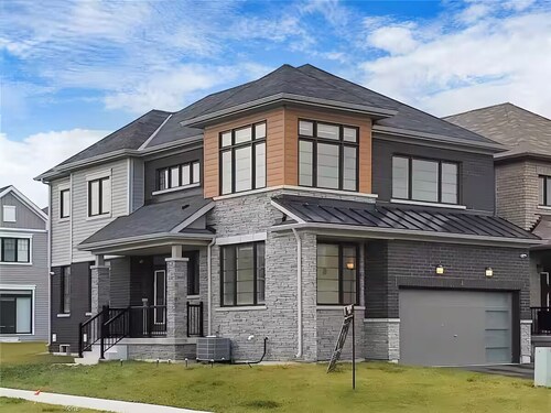 Spacious 4BR Niagara Family Home•Near Falls, Brock & Wine Country •Free Parking.