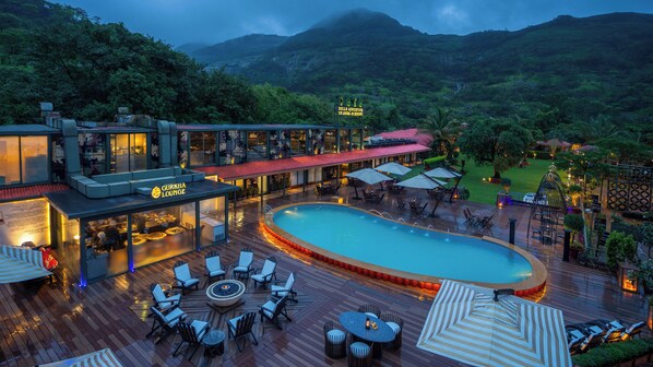 المنشأة من الخارج