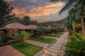 المنشأة من الخارج