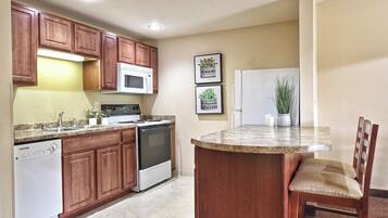 Fridge, microwave, coffee/tea maker