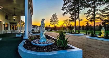 Scenic Wisconsin Escape! Suite w/ Pool, Gym, Trails & Golf on the Island!