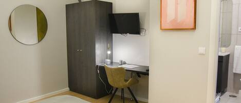 Desk, internet, bed sheets