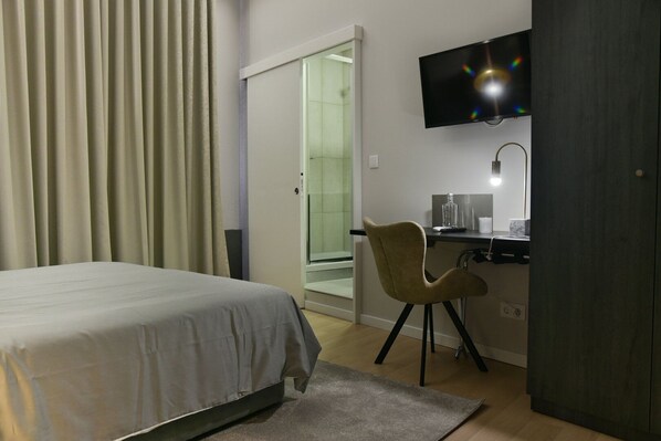 Escriptori, Internet i roba de llit