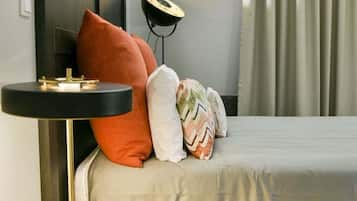 Desk, internet, bed sheets