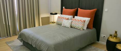 Bureau, accès Internet, draps fournis