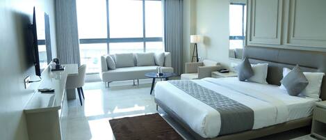 Royal Suite | Iron/ironing board, free WiFi