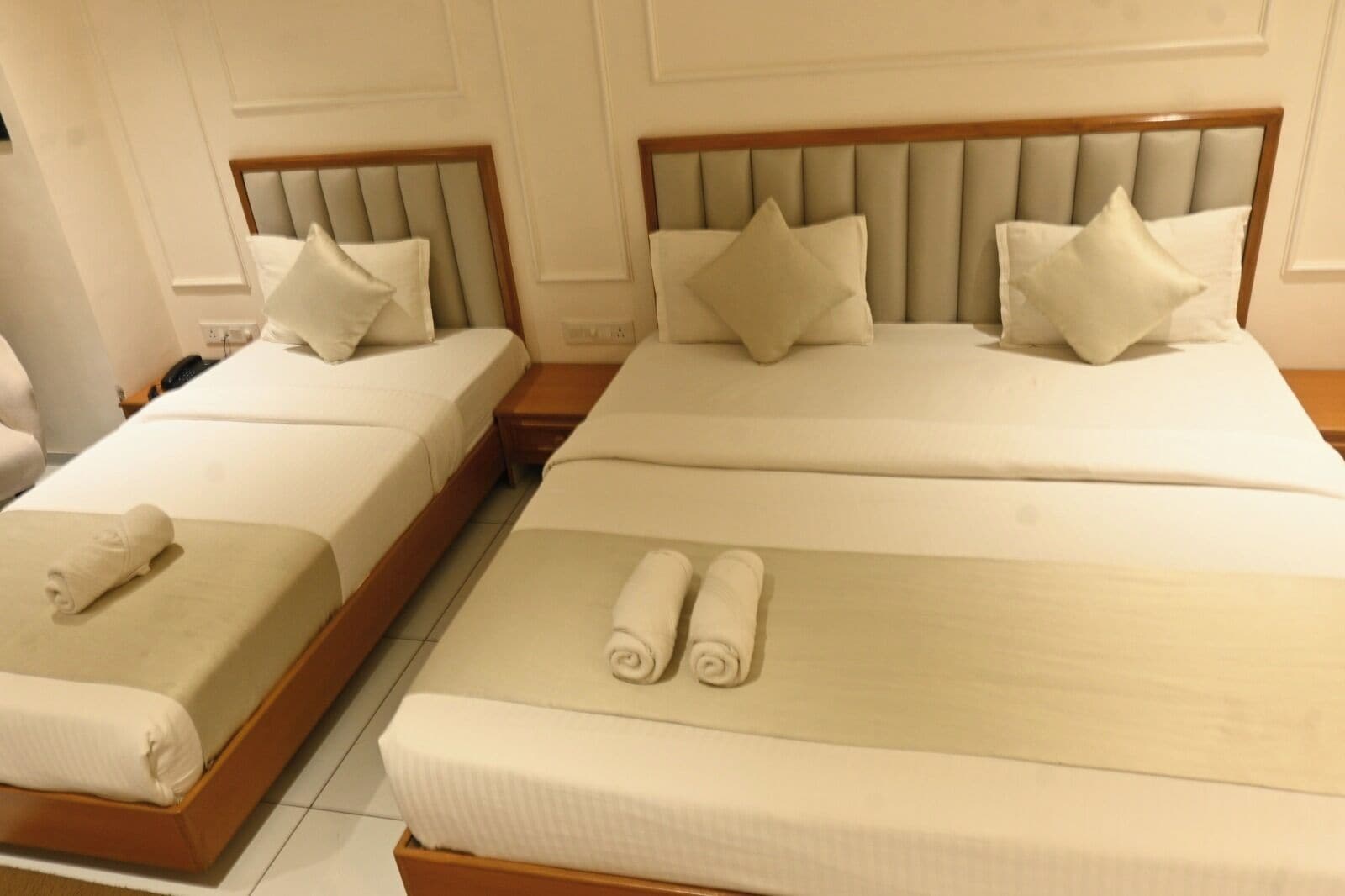 Super Deluxe Twin Room | Iron/ironing board, free WiFi