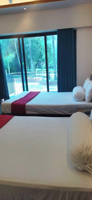 Deluxe Double or Twin Room | Free WiFi - Aristocrat Resort Purbachal (Kaliganj)