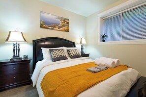 2 bedrooms, iron/ironing board, Internet, bed sheets