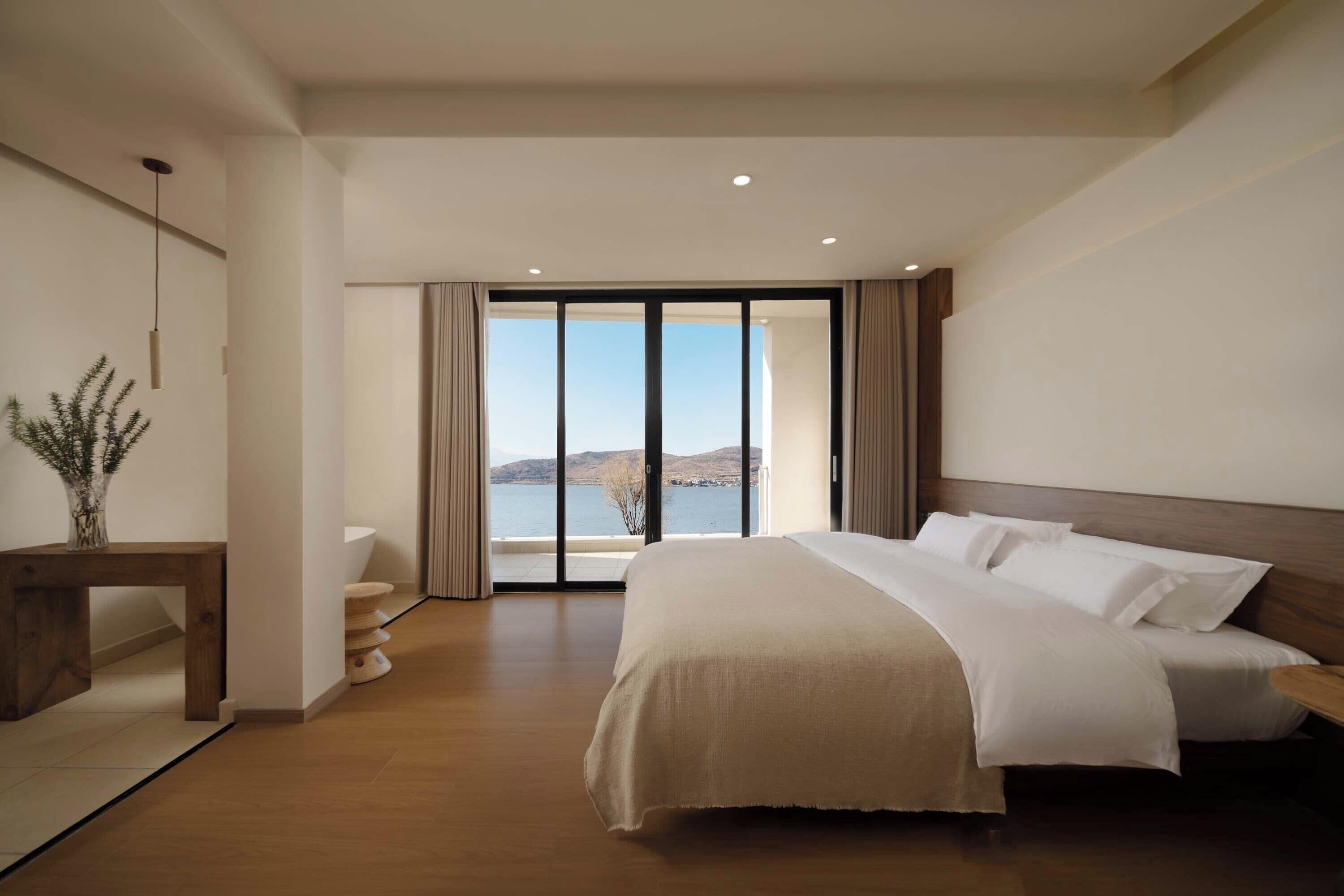 Perhesviitti, valtamerinäköala | Työpöytä, kannettavalle tietokoneelle sopiva työtila, pimennysverhot