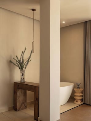 Family Suite, Ocean View | Desk, laptop workspace, blackout drapes, soundproofing