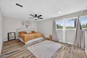3 Schlafzimmer, Zimmersafe, Bügeleisen/Bügelbrett, Reisekinderbett