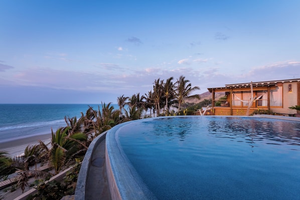 Alberca al aire libre