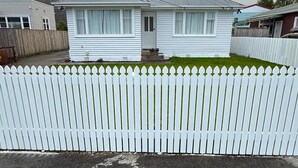 Exterior - Beautiful 3-bedroom house in Upper Hutt Central (Upper Hutt)