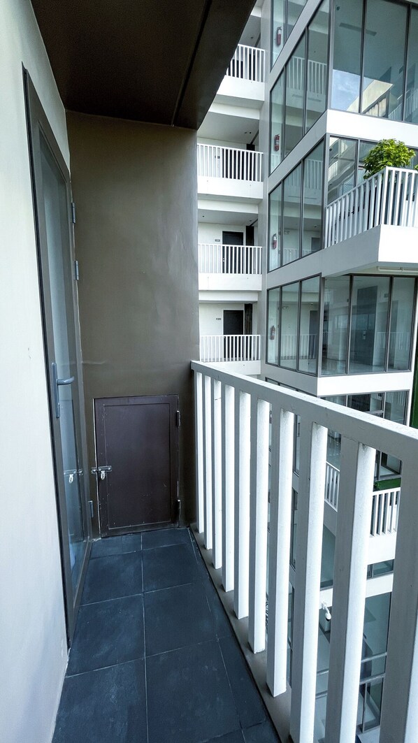 Shared Dormitory, 1 Bedroom, Balcony | Property grounds