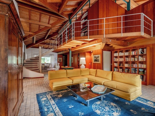 Beautiful  villa for 8 people with WIFI, TV and pets allowed