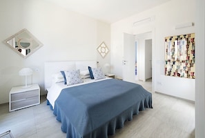 3 bedrooms, iron/ironing board, travel cot, free WiFi