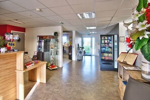 Lobby - Relaxing Room with Free Parking, and Quick Drive to Biarritz (Mouguerre)