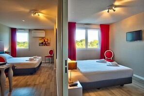 Room - Relaxing Room with Free Parking, and Quick Drive to Biarritz (Mouguerre)