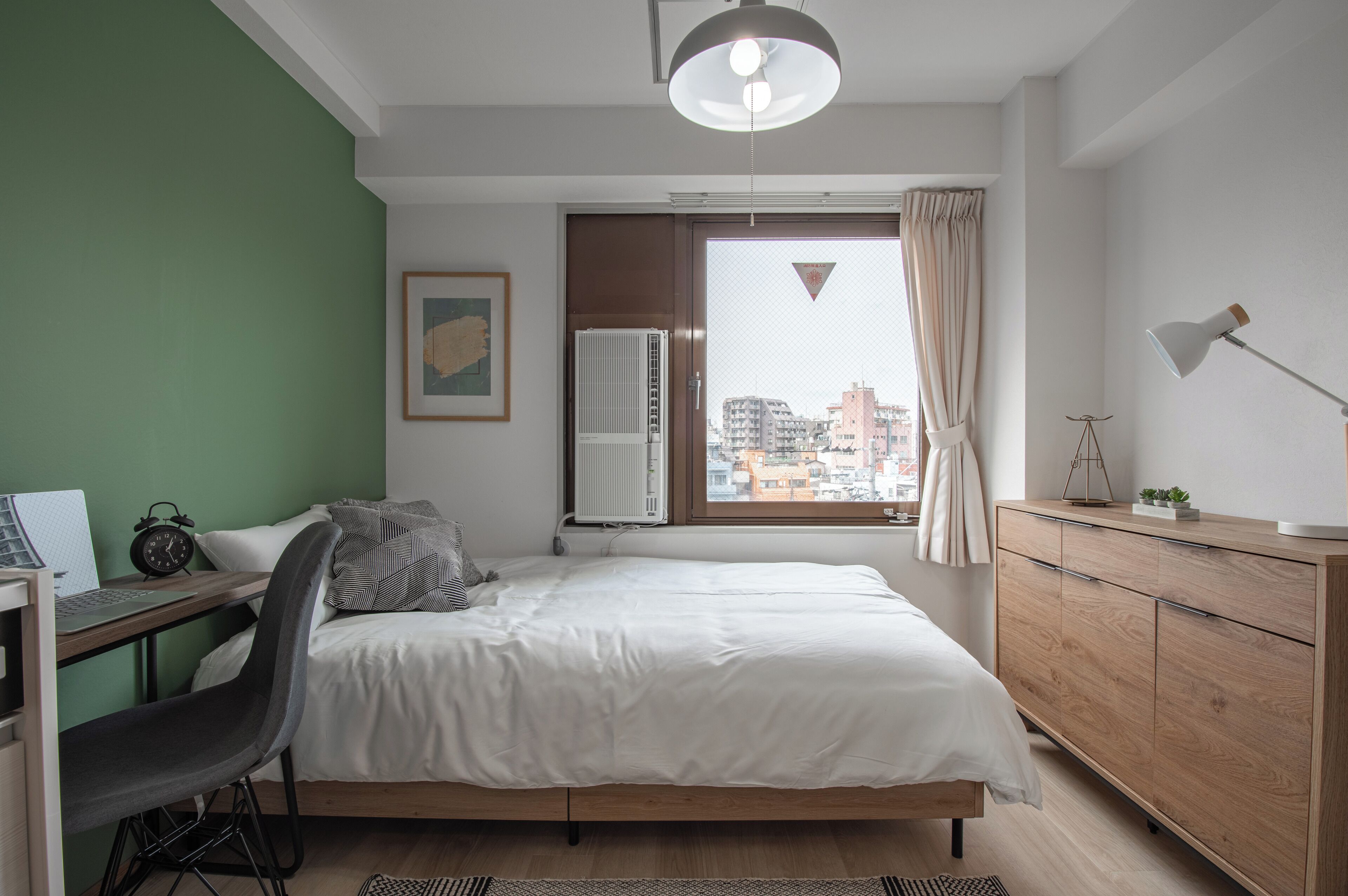 1 slaapkamer, een strijkplank/strijkijzer, wifi, beddengoed