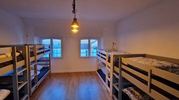 4 chambres, Wi-Fi gratuit, draps fournis