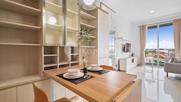 Apartemen, 1 kamar tidur, pemandangan laut | Ruang makan