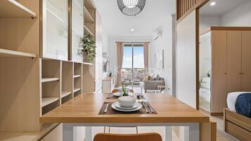 Apartment, 1 Bedroom, Sea View | Dining room