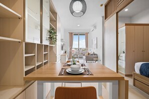 Appartement, 1 chambre, vue mer | Salle à manger