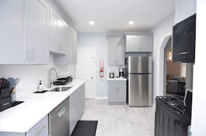 Fridge, microwave, oven, stovetop - Spacious Home w/ Parking & Laundry Near RU/RWJ (Highland Park)