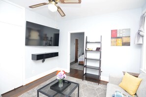 TV, offices - Spacious Home w/ Parking & Laundry Near RU/RWJ (Highland Park)