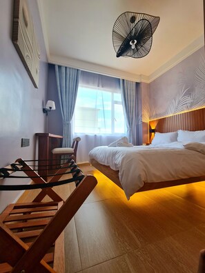 1 bedroom, desk, iron/ironing board, free WiFi - Cozy Top-Floor Charm in Nairobi with Pool & Gym (Ruaka)