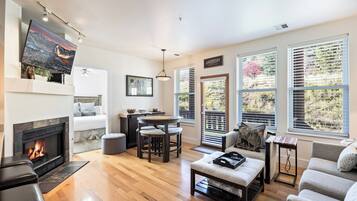 TV connectée, cheminée