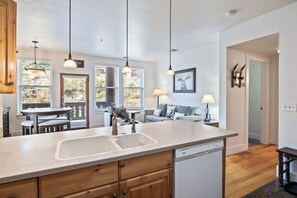 Interior - Summit Sanctuary: Sleeps 4, Charming Interiors, 20 Minutes from the Mountain! (Park City)