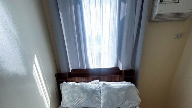 Shared Dormitory, 2 Bedrooms - Room-modern 2BR Escape Overlooking the I (Iloilo)
