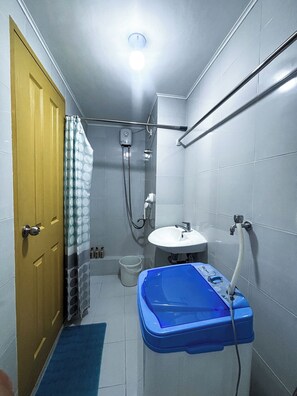 Shared Dormitory, 2 Bedrooms | Bathroom