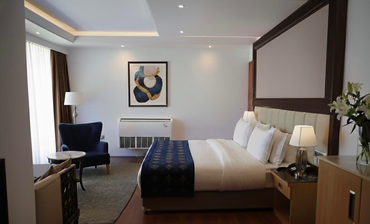 Family Room, Balcony | Desk, free WiFi